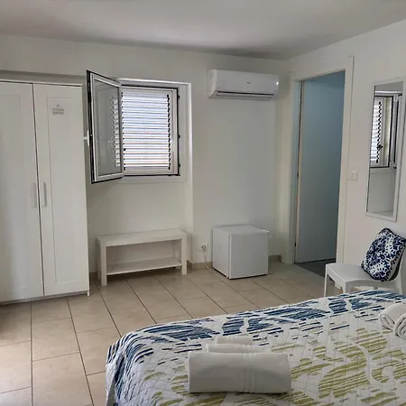 Le Torrette And Bed and breakfast